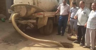 بالصور.. حملات وتطهير بالوعات وتدعيم المظلات لمواجهة الأمطار بالمنوفية