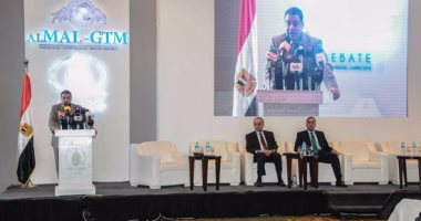 بالصور.. وزير الإسكان: القطاع العقارى وفر 3 ملايين فرصة عمل فى فترة قصيرة 