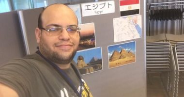 مصرى يروج للسياحة والمناطق الأثرية بمصر داخل المدارس اليابانية