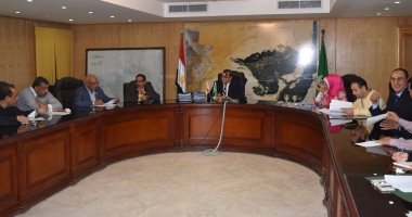 محافظ الفيوم يبحث مع أعضاء مجلس النواب آليات حل مشاكل المواطنين