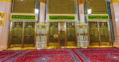 تعرف على شروط ومواعيد دخول النساء إلى الروضة الشريفة بالمسجد النبوي