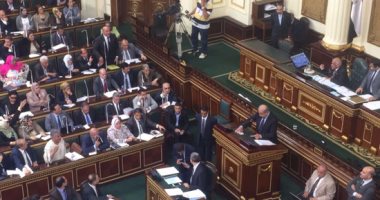 بالصور.. نواب يقاطعون رئيس الوزراء في الجلسة العامة بالبرلمان
