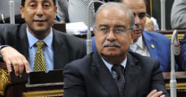 رئيس الوزراء يوجه المحافظين بضبط الأسعار وعدم السماح للتجار بتخزين السلع