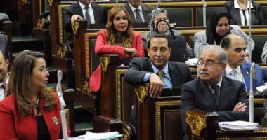 رئيس الوزراء يلقى بيانا أمام البرلمان حول إعلان الطوارئ بشمال سيناء 