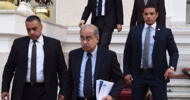 رئيس الوزراء: "المركزى" يستعد بكل الآليات التى تمكنه من توحيد سعر الصرف 