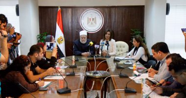 بالصور.. نبيلة مكرم توقع بروتوكول تعاون مع "مصر الخير" لمواجهة الهجرة غير الشرعية