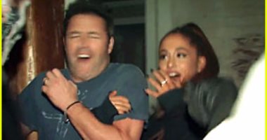بالفيديو.. آريانا جراند "مرعوبة" فى The Ellen Show