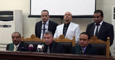 تأجيل محاكمة بديع و 738 متهما بـ"فض اعتصام رابعة" لـ 23 ديسمبر