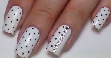 بالفيديو..فى دقيقة واحدة.. تعلمى وضع مانيكير الـ Polka Dot
