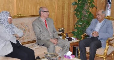 إدارة وحدة التميز بوزارة التعليم العالى تبحث تطوير جامعة كفر الشيخ