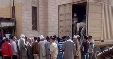 بالفيديو.. كرتونة سلع غذائية بـ25 جنيها فى الغربية بدعم من القوات المسلحة
