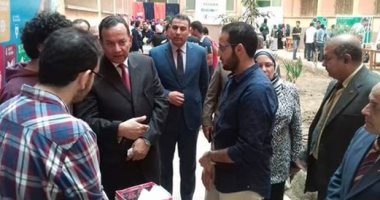 رئيس جامعة المنوفية يفتتح معرض الابتكارات 