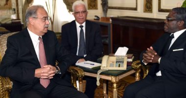 بالصور.. رئيس الوزراء يلتقي نائب رئيس غينيا الإستوائية