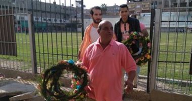 بالصور.. الزرقا تستقبل منتخب السويس بالورود فى مباراة الأزمة