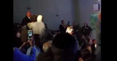 بالفيديو.. الأمن الإسرائيلى يضرب ناشطة حاولت الهجوم على نتنياهو