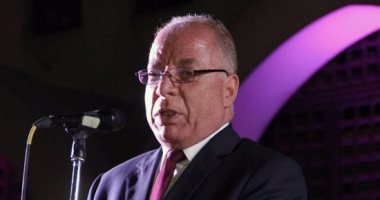  حلمى النمنم يعلن تنظيم معارض فنية لشباب الفنانين فى الجامعات المصرية
