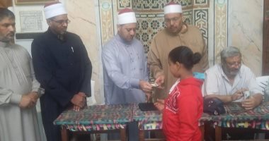 بالصور..أوقاف الإسكندرية توزع حقائب مدرسية لـ200 طالب وطالبة بمختلف المدارس