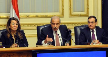 "مصر على قلب رجل واحد" فى مواجهة الإرهاب..رئيس الوزراء يتفقد موقع تفجير الكنيسة البطرسية.. ويوجه بإلغاء الاحتفالات الرسمية تضامنا مع أسر الضحايا.. ويؤكد: "اليد الآثمة" لن تنال من تماسك أبناء هذا الوطن