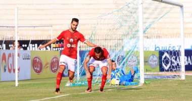 ظهير الأهلي يستغل أزمة التأشيرة لقضاء إجازة مع أسرته