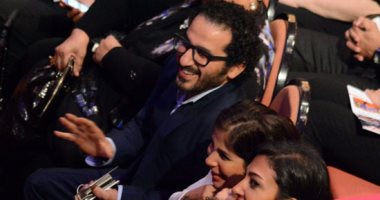 أحمد حلمى ومنى زكى يصلان حفل أنغام بمهرجان الموسيقى العربية
