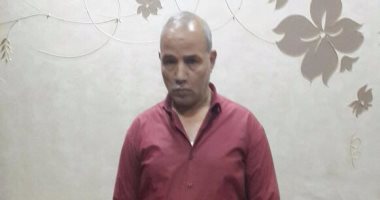 ضبط صاحب كشك يتاجر فى العملات الأجنبية بالسوق السوداء فى حلوان