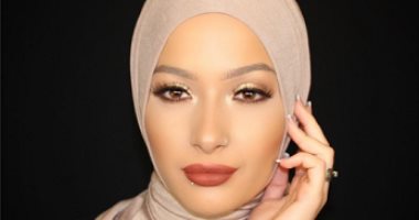 نورا عافيا مدونة المكياج المحجبة ضمن إعلان تجارى فى شوارع نيويورك 