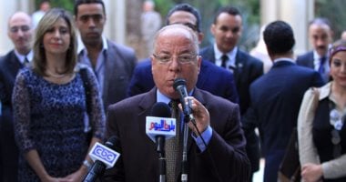 غدا.. الجامعة الأمريكية تناقش "الإعلام والثقافة" بحضور حلمى النمنم