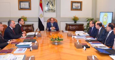 السيسي يعقد اجتماعا موسعا ويوجه بالإسراع من وتيرة مشروعات الإسكان الاجتماعى