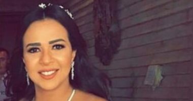 تعرف على رد خبير التجميل عن تكلفة مكياج إيمى سمير غانم فى زفافها