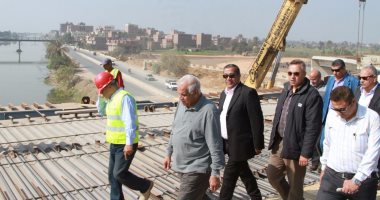 وزير النقل يتابع أعمال تنفيذ الطريق الدائرى الإقليمى