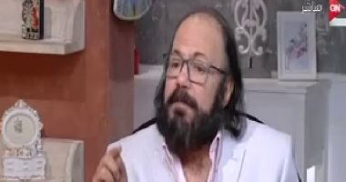 بالفيديو.. طلعت زكريا مازحًا لـ"ست الحسن": "كنت عايز اتلم بالجواز.. بس متلمتش"