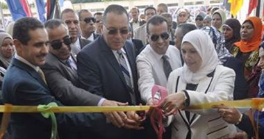 بالصور..رئيس جامعة قناة السويس يفتتح المعرض السنوى للكتاب السابع والعشرين بالجامعة