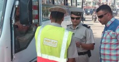 الشرطة تؤمن الركاب وتواجه مخالفة التعريفة الجديدة فى مواقف المنوفية