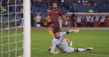 صحف إيطاليا تنصب محمد صلاح ملكا على روما