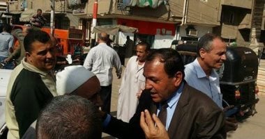 رئيس مدينة فارسكور بدمياط يشرف على التزام التجار بتسعيرة السلع التموينية