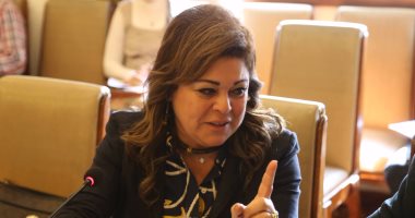 محافظ البحر الأحمر يشيد بفكرة دورى المدارس ويشكر سحر الهوارى وسميح ساويرس