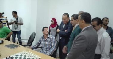 رئيس جامعة قناة السويس للطلاب: الجامعة للنشاط والتعلم وندعم الأنشطة الرياضية