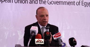 حى الزيتون يزيل الإعلانات المخالفة ويوافق على توسعة خط مياه "المسيرى"