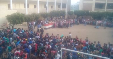 وقف مدير مدرسة عن العمل لرفضه أداء تحية العلم فى كفر سعد بدمياط