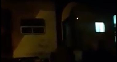 شرطة سكك حديد المنيا تعيد طفل تائهة بقطار الصعيد لأسرته