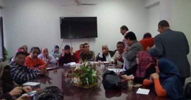 وكيل وزارة الصحة بالمنوفية تجتمع بمديرى الإدارات لتوفير الخدمة للمرضى
