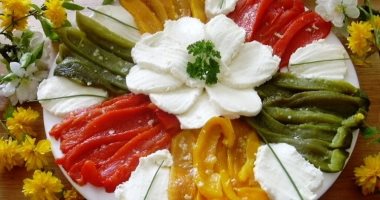  طريقة عمل الفلفل الرومى بالموتزريلا وزيت الزيتون.. دلعى السلطة