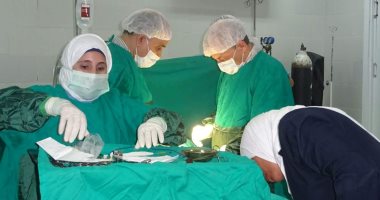 بالصور .. "جامعة الزقازيق" توقع الكشف الطبى على 690 حالة من متضررى السيول برأس غارب