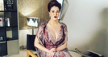 إطلالة جديدة للفنانة غادة عبد الرازق استعدادًا لبرنامج "آراب كاستنج" 