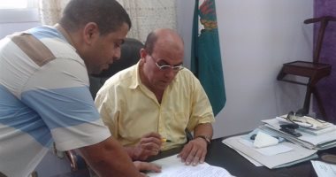رئيس مدينة بركة السبع يأمر بتغطية عربات القمامة بغطاء مشمع