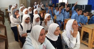 بالصور ..دورة تدريبية على وسائل التكنولوجيا الحديثة بمدرسة بالإسماعيلية