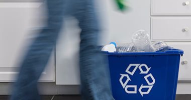للحفاظ على صحتك.. 9 أشياء عليك إلقاؤها فى القمامة