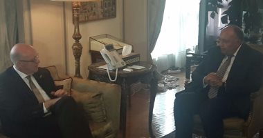 وزير الخارجية يناقش برنامج الإصلاح الاقتصادى مع عضو بالبرلمان الألمانى