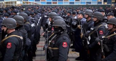 ألبانيا: القبض على 5 أشخاص حاولوا تهريب مهاجرين سوريين إلى الجبل الأسود