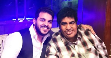 محمد رشاد ينشر صورة مع أسطورة الغناء الشعبى "أحمد عدوية"